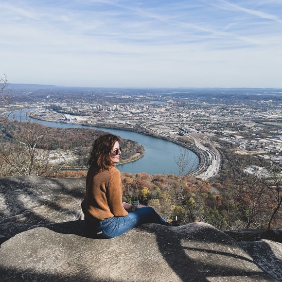 Meet your Posher, Becca - Picture 1 of 1